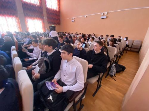 Профориентация школьников: встреча с Казанским филиалом РГУП в Азнакаево