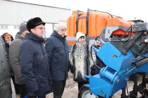 Азнакайда авыл хуҗалыгы техникасының кыр эшләренә әзерлеген тикшерделәр