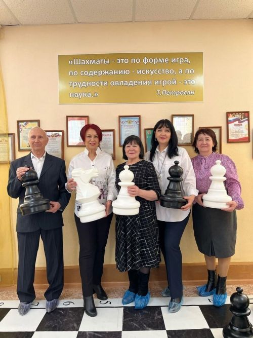 Семейный шахматный турнир «Связь поколений» в Азнакаево