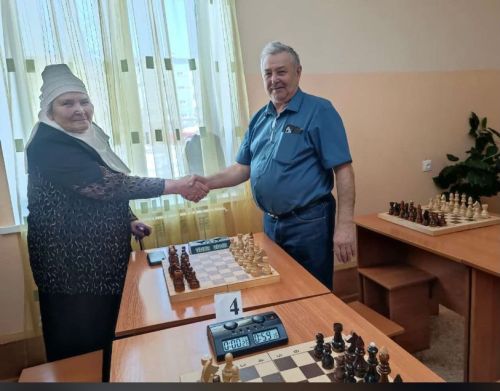 Семейный шахматный турнир «Связь поколений» в Азнакаево