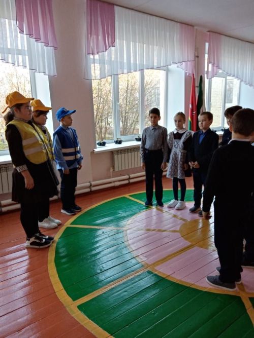 Строго соблюдайте правила дорожного движения!