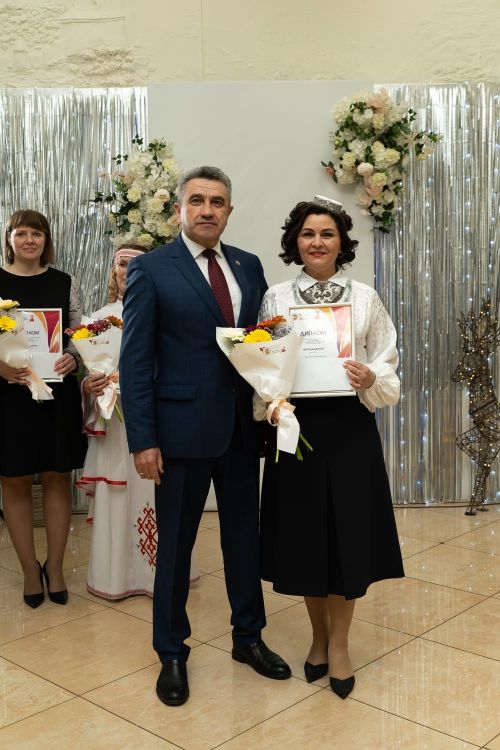 Учительница из Азнакаево завоевала Гран-при всероссийского конкурса!