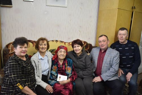 Ветеранам и труженикам тыла Актюбы вручены юбилейные медали