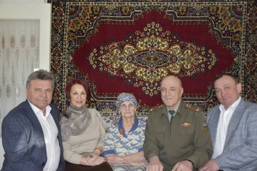 Ветеранам и труженикам тыла Актюбы вручены юбилейные медали