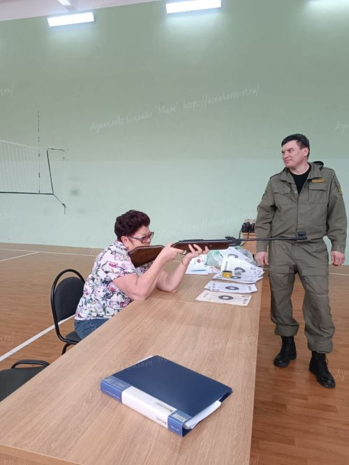 Ветеран хатын-кыз мәргәннәр көч сынашты