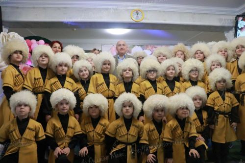 Праздничный концерт для милых дам в Доме культуры