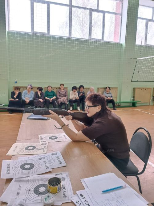 Женщины-ветераны соревновались в стрельбе
