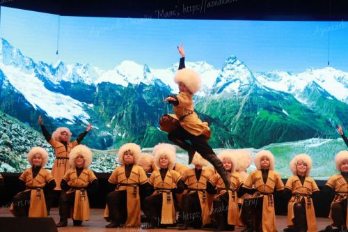 Праздничный концерт для милых дам в Доме культуры