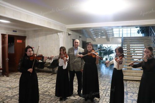 Праздничный концерт для милых дам в Доме культуры