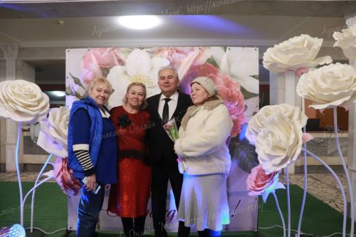 Праздничный концерт для милых дам в Доме культуры