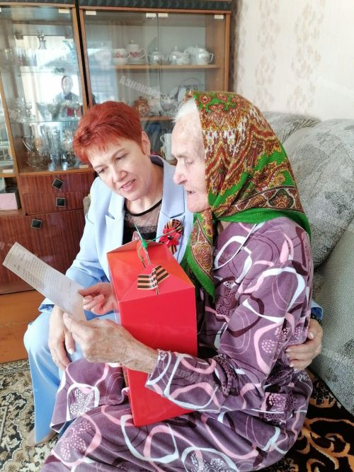 Милеуша Шайдуллина поздравила ветеранов в Вахитово