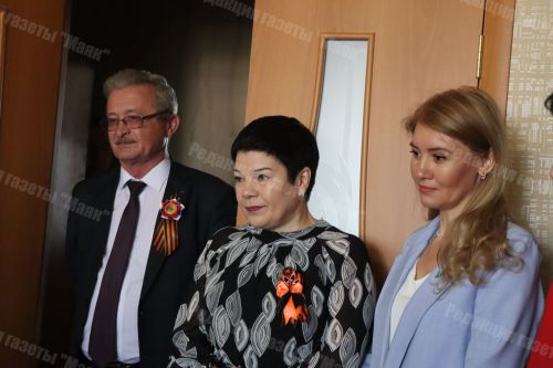 Глава Азнакаевского района поздравил тружениц тыла с Днем Победы