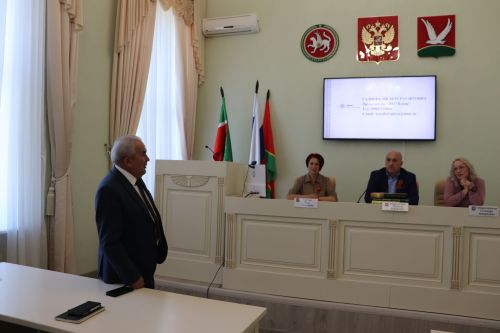 В Азнакаево состоялся важный разговор о сохранении истории семьи