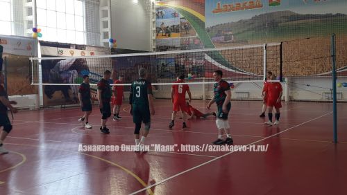 Азнакайда муниципаль хезмәткәрләр спартакиадасы бара
