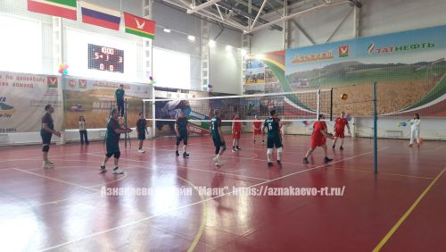 Азнакайда муниципаль хезмәткәрләр спартакиадасы бара