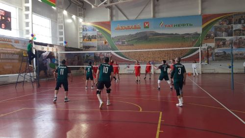 Азнакайлылар волейбол буенча муниципаль хезмәткәрләр спартакиадасында бронза медальләр яуладылар