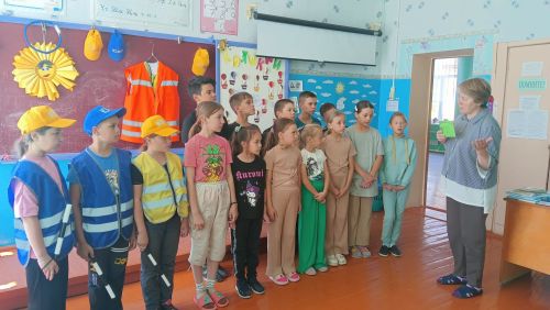 Юные инспекторы движения Урманаево: учимся быть ответственными водителями