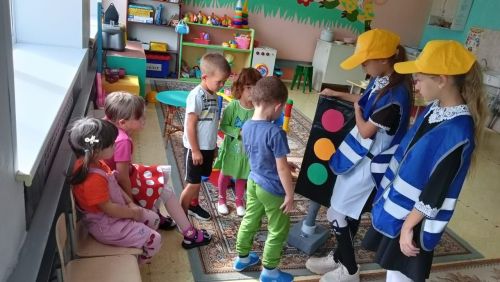 Юные инспекторы движения Урманаево: учимся быть ответственными водителями
