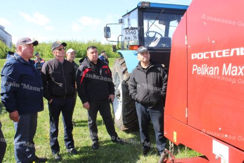 В Азнакаево проверили технику для заготовки кормов