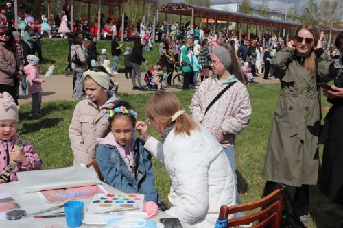 Азнакайда  – Яз һәм Хезмәт  бәйрәме