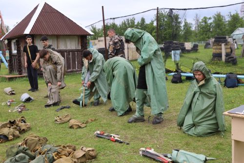 Азнакаевские школьники осваивают азы военной подготовки