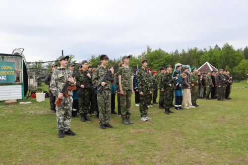 Азнакаевские школьники осваивают азы военной подготовки