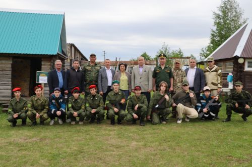 Азнакаевские школьники осваивают азы военной подготовки