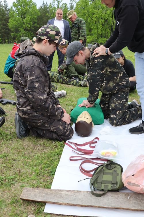 Азнакаевские школьники осваивают азы военной подготовки