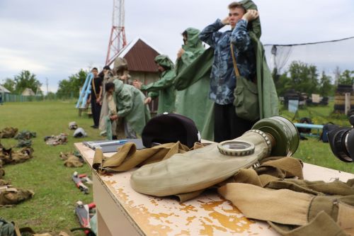 Азнакаевские школьники осваивают азы военной подготовки