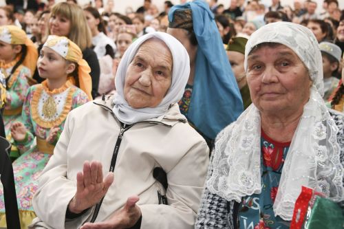 Татарстан Рәисе Азнакай районының Мәлбагыш авылында 3Д-принтер ярдәмендә төзелгән мәдәни үзәкне ачуда катнашты