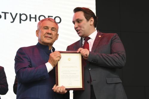Татарстан Рәисе Азнакай районының Мәлбагыш авылында 3Д-принтер ярдәмендә төзелгән мәдәни үзәкне ачуда катнашты
