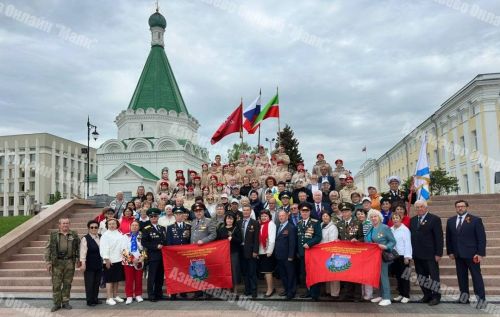 Азнакайлы теплоходта сәяхәт итте