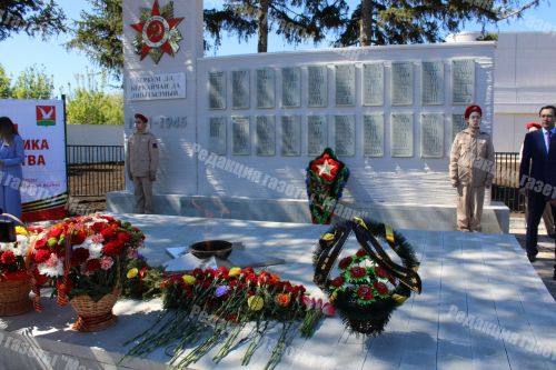 В селе Мальбагуш Азнакаевского района открыли памятник, напечатанный на 3D-принтере