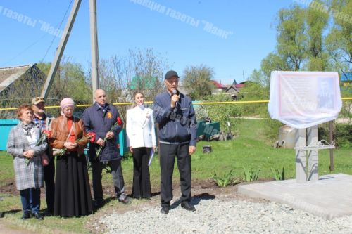 В старой Актюбе открыли памятник в честь генерал-майора Фатыха Булатова
