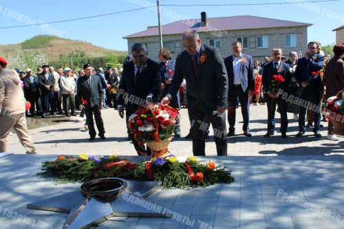В селе Мальбагуш Азнакаевского района открыли памятник, напечатанный на 3D-принтере