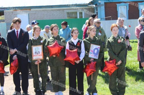 В старой Актюбе открыли памятник в честь генерал-майора Фатыха Булатова