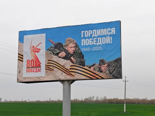 На подъезде к аэропорту Казани обновили дизайн остановочных павильонов