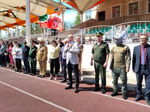 В Азнакаево прошел смотр-конкурс строя и песни