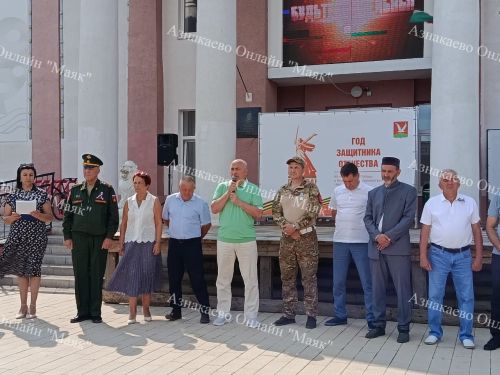 В Азнакаево состоялись проводы призывников на военную службу