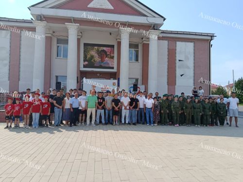 В Азнакаево состоялись проводы призывников на военную службу