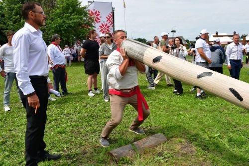 «Валда шинясь»: Минниханов принял участие в празднике в Тетюшском районе