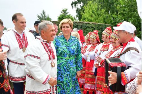 «Валда шинясь»: Минниханов принял участие в празднике в Тетюшском районе