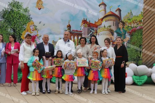 Балачак иленең иң матур бәйрәме Азнакайда Тарсус паркында  узды