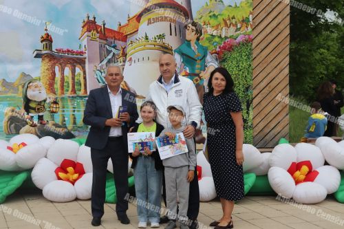 Балачак иленең иң матур бәйрәме Азнакайда Тарсус паркында  узды