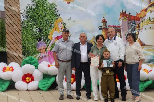 Балачак иленең иң матур бәйрәме Азнакайда Тарсус паркында  узды