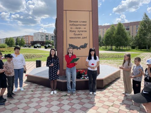 «Свеча памяти» в Азнакаево: юные жители почтили героев войны