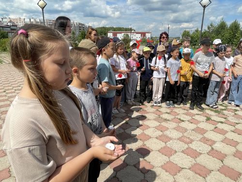 «Свеча памяти» в Азнакаево: юные жители почтили героев войны