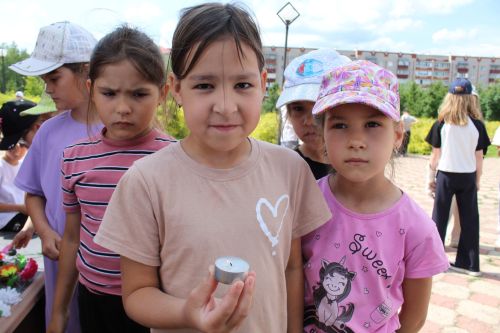 «Свеча памяти» в Азнакаево: юные жители почтили героев войны