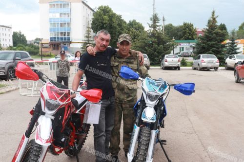 Алар безнең белән, без алар белән!