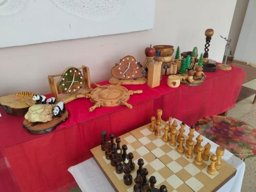 Чей край краше?